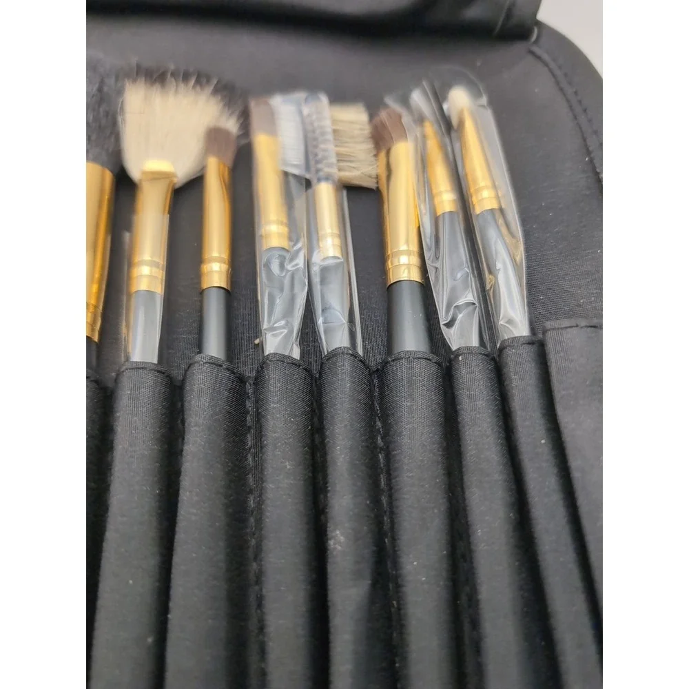 Make-Up Brushes w/Storage Pouch - Set‎ of 8 Plus a Brow Brush in a Travel Pouch